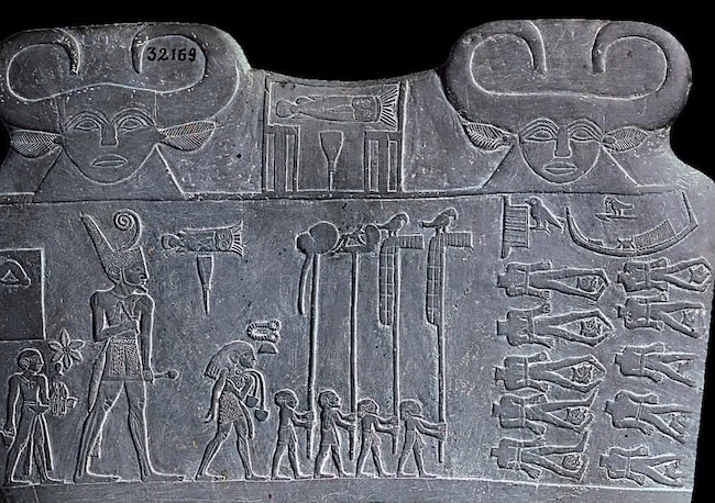 Narmer-Palette Siegesprozession und Horusgeleit